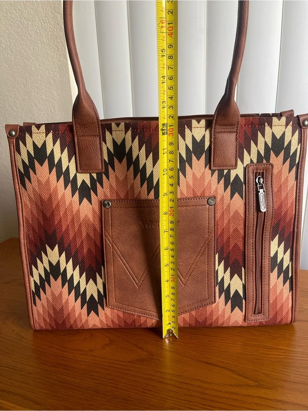 Wrangler Wide Tote Aztec Retro Print - Picture 7 of 12